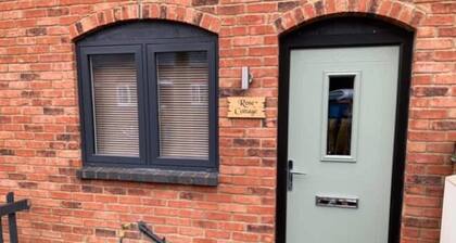 Pet Friendly Rose Cottage Ashbourne