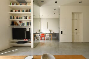 Apartment | 3 bedrooms, free WiFi - Modern & Bright 3BR apt with 2Balconies (Tel Aviv)