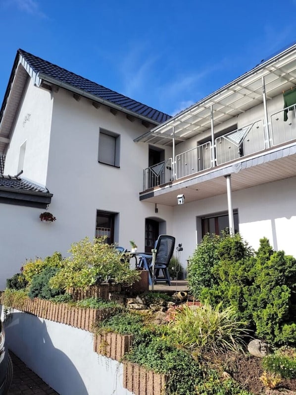 Exterior - Cozy house with panoramic views (Nettersheim)