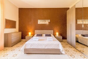 3 間臥室、筆電工作空間、無線上網、床單