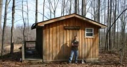 Anderson House - Anderson Cabin small single floor cabin that sits on a hill