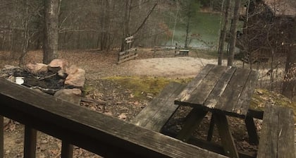 Anderson House - Anderson Cabin small single floor cabin that sits on a hill