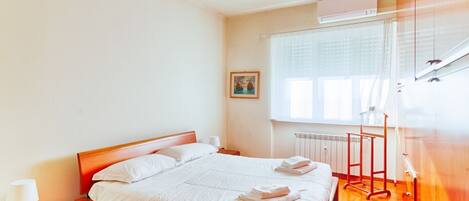 1 bedroom, iron/ironing board