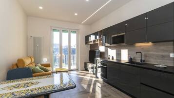 Mikrowelle, Ofen, Herdplatte, Geschirrspüler