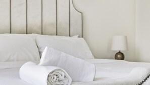 Design Apartment | 1 bedroom, iron/ironing board, free WiFi, bed sheets - WelHome - Chic Apartment in Liveliest Area in Business Bay (Dubai)