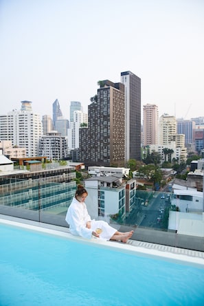 Outdoor pool - Public House Bangkok, a Member of Design Hotels (Bangkok)