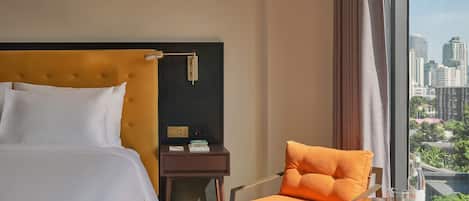 Literie de qualité, couette en duvet, lit avec matelas à plateau-coussin