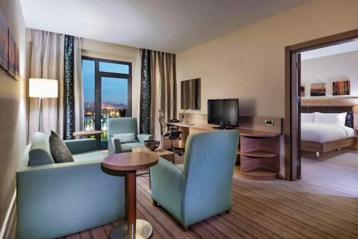 2 slaapkamers, luxe beddengoed, een minibar, een kluis op de kamer