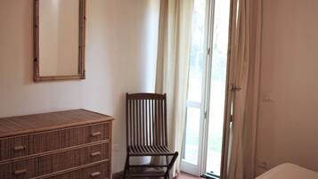 Family Apartment, 1 Bedroom (La Canova 2 few min from sea)