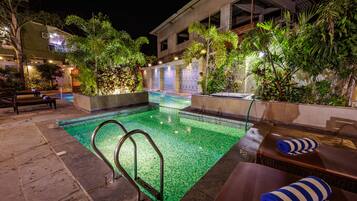 Alberca al aire libre