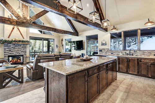 Ski-in/out | Luxury Home | Hot Tub | Ski Shack