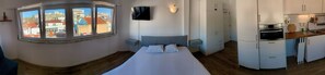 1 slaapkamer, een strijkplank/strijkijzer, reisbedje, gratis wifi