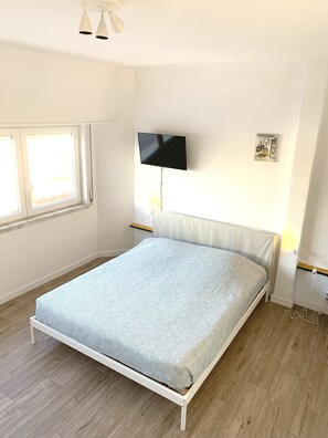 1 غرفة نوم ومكواة/لوح كي وسرير سفر وواي فاي مجانًا