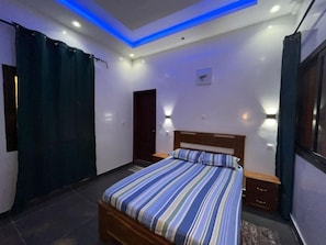 Verdunkelungsvorhänge, kostenloses WLAN