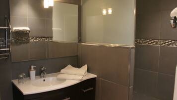 Comfort Room | Bathroom