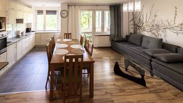 Apartment, 2 Bedrooms, Balcony | Living room