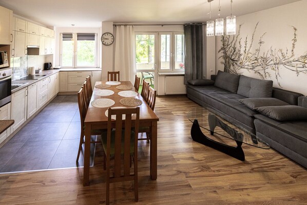 Departamento, 2 habitaciones, balcón | Sala de estar