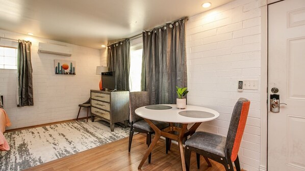 公寓 (0 Bedroom) | 起居區