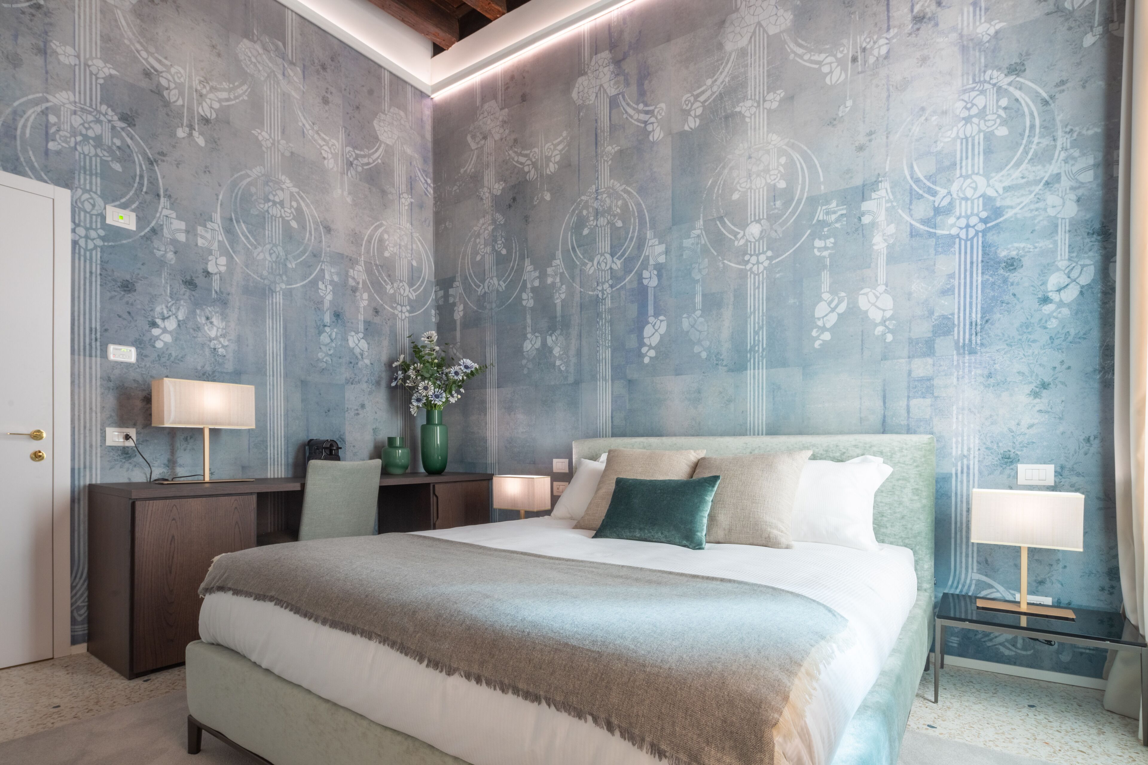 Camera Premium (Camelia) | Biancheria da letto di alta qualità, copriletto in piuma