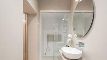 Suite (Rose vista Campiello) | Bathroom | Hair dryer, bathrobes, slippers, bidet