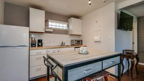 スタジオ (1 Bedroom) | 専用キッチン | 冷蔵庫、電子レンジ、コンロ、食器洗い機