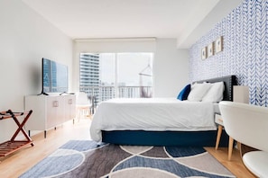 1 bedroom, iron/ironing board, free WiFi, wheelchair access - Ocean and City Views Lux Miami Brickell Condo Sleeps 4, King Bed (Miami)