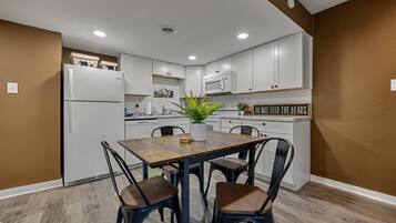 Condo, 1 Queen Bed with Sofa bed, Patio, Garden View | Private kitchen | Fridge, microwave, oven, stovetop