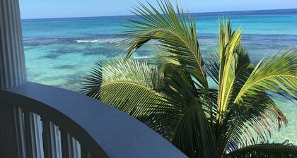 Beautiful 3 bedroom house with ocean access