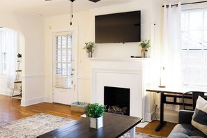 Smart-tv, pejs, kontorer