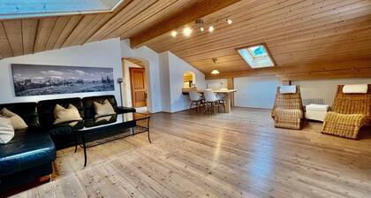 Family apartment with two separate bedrooms and unobstructed Zugspitze views