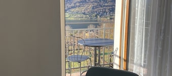 Apartment for 2 persons, balcony and garden, 500m to the lake