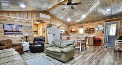 Degray Lake Cabin with kayaks available upon request