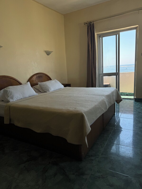 Iron/ironing board, free WiFi - Semiramis hotel (Alexandria)