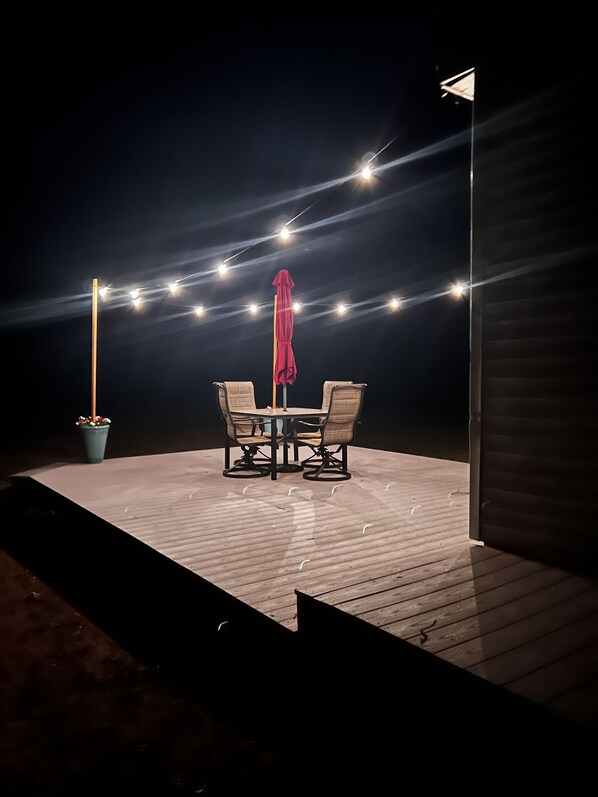 Outdoor dining - Brookside Retreat- Charming home with lakes and rivers nearby (Newaygo)