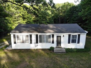 Exterior - Brookside Retreat (Newaygo)