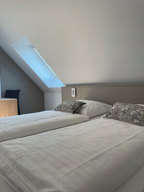 2 chambres, bureau, lit parapluie, Wi-Fi gratuit