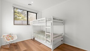 5 dormitorios, tabla de planchar con plancha, cuna de viaje y wifi