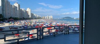Guarujá Apartment, Building on the Waves, Pitangueiras Beach, Pé na Areia