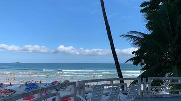 Na praia