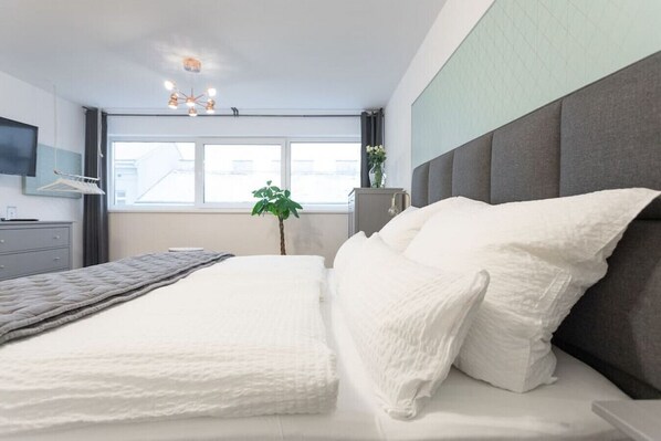 1 bedroom, desk, iron/ironing board, free WiFi
