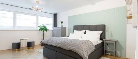 1 多间卧室、办公桌、熨斗/熨衣板、免费 WiFi