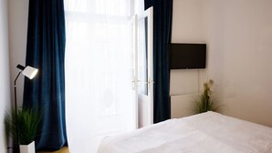 2 slaapkamers, een strijkplank/strijkijzer, reisbedje, gratis wifi