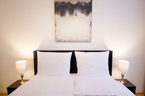 3 habitaciones, tabla de planchar con plancha, cuna de viaje y wifi 