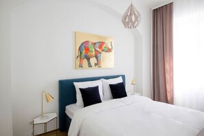 3 bedrooms, iron/ironing board, travel cot, free WiFi