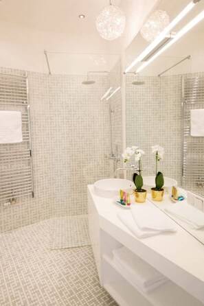 Hair dryer, towels
