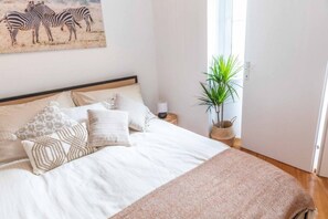1 室のベッドルーム、デスク、WiFi、ベッドシーツ