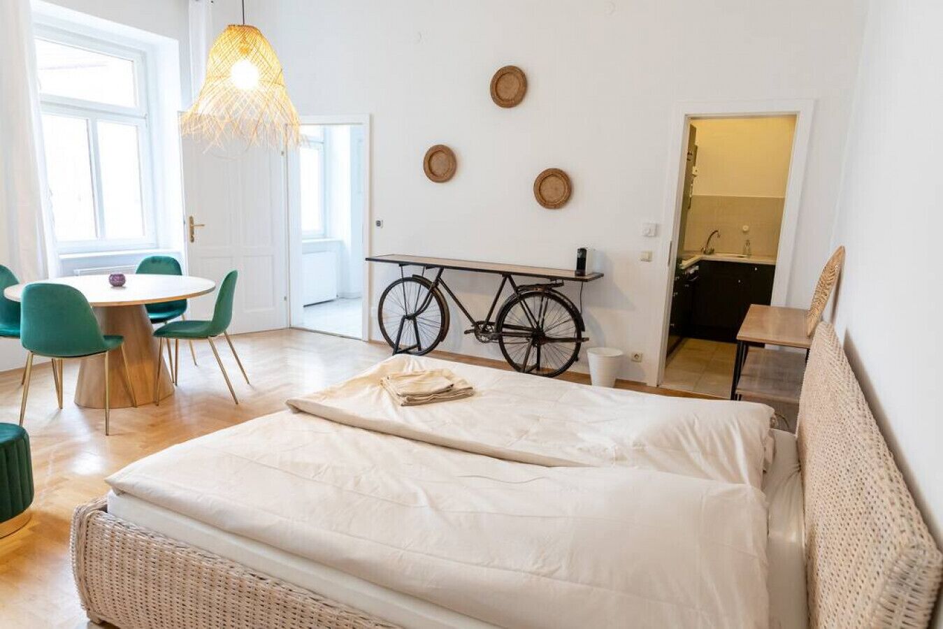 1 quarto, escrivaninha, Wi-Fi de cortesia, roupa de cama