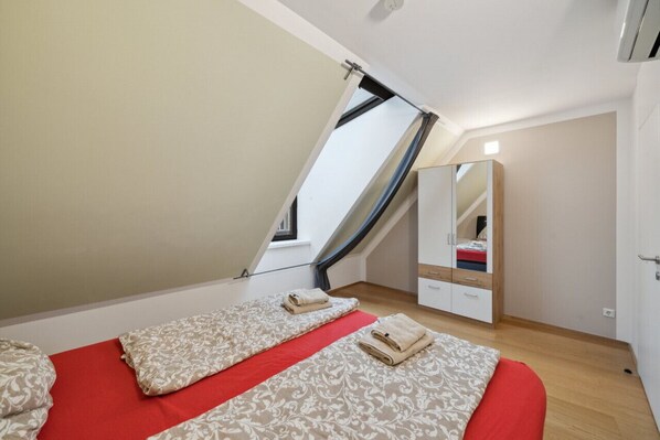 3 Schlafzimmer, Schreibtisch, kostenloses WLAN, Bettwäsche