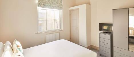 2 soverom, strykejern/-brett, reiseseng for barn og wi-fi (inkludert)