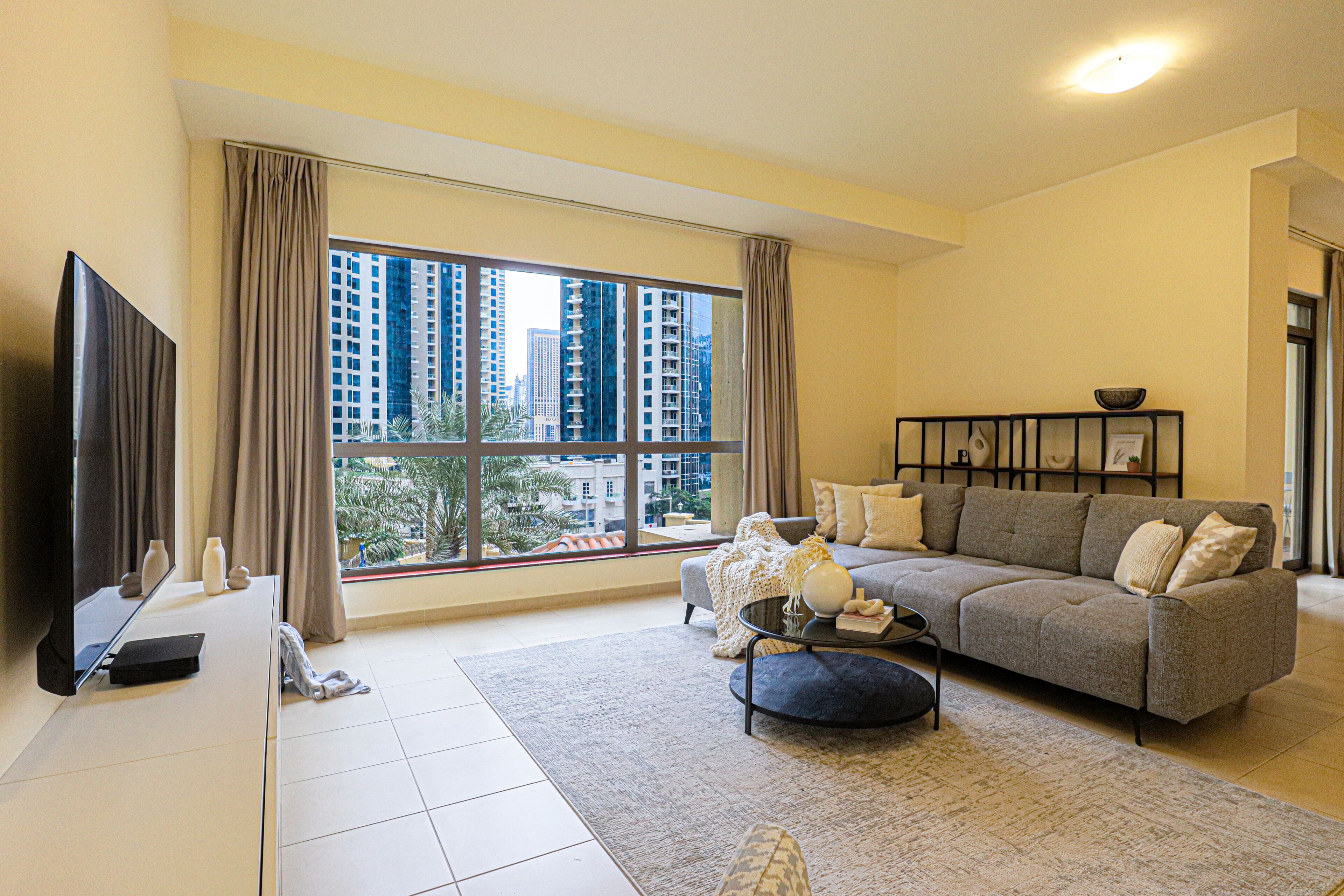 Classic Apartment | Living area | 58-inch Smart TV with cable channels, TV